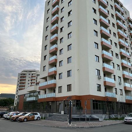Lazar Towers Studios & Apartments Near Palas Iasi Luaran gambar