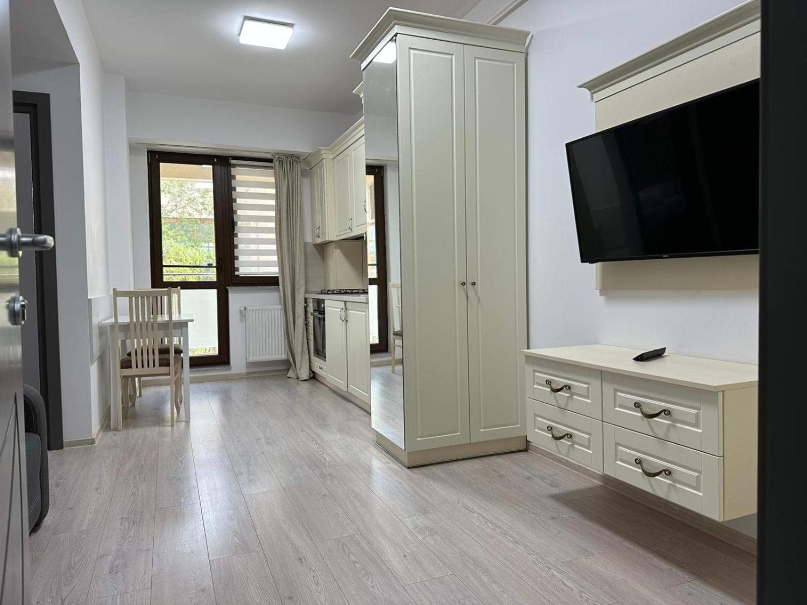 Lazar Towers Studios & Apartments Near Palas Iasi Luaran gambar